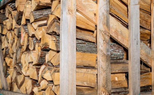Eichen-Brennholz 33 cm kammergetrocknet – 2 RM Palette (ofenfertig, ca. 980 kg)